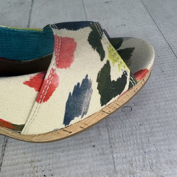 Toms STELLA Abstract Floral Canvas Peep Toe Cork Wedge Heel Slip On Shoes Size 9 - Picture 16 of 16